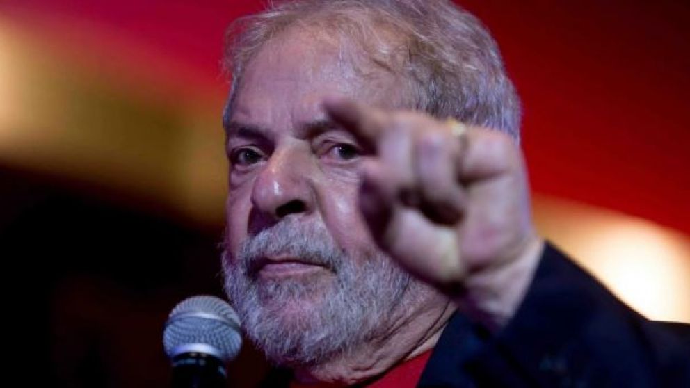 Lula acusó a miembros del Lava Jato de montar un "espectáculo" con la detención de Temer