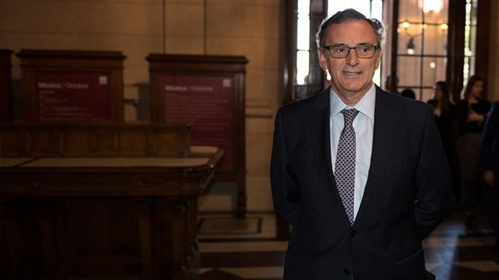 Cesario acusa a los industriales de querer lo mejor de los dos mundos: tasas más altas y créditos más baratos