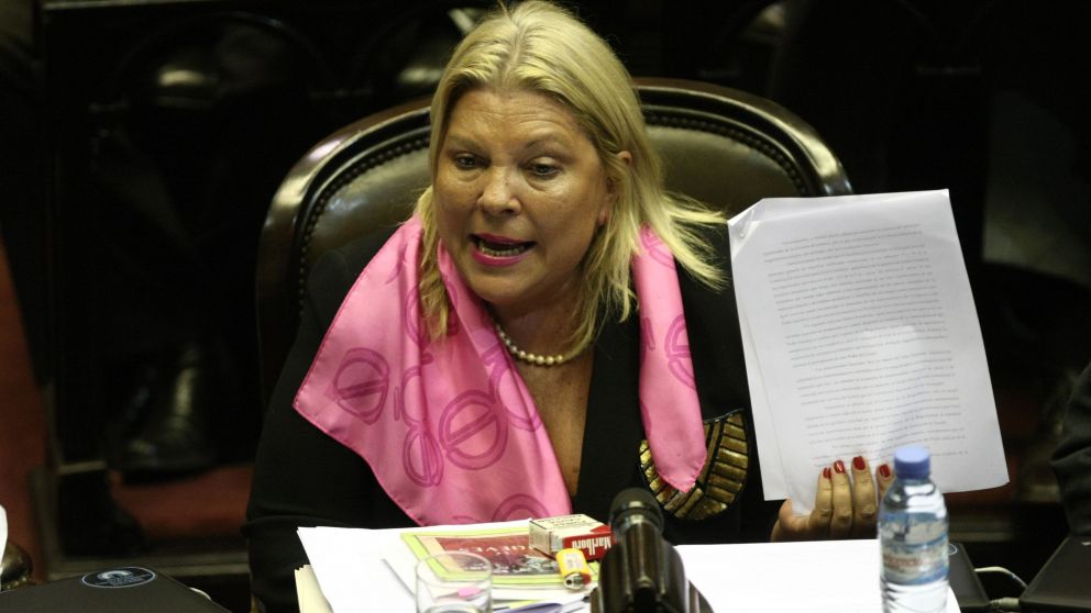El kirchnerismo pidió la exclusión de Carrió de la cámara de diputados