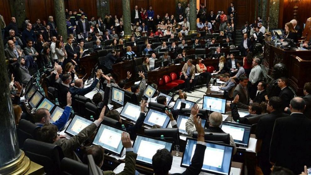 Cambiemos resiste la regulación de la publicidad en medios digitales