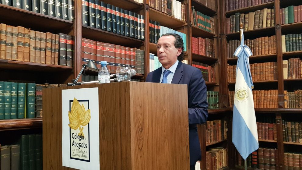 Sica propuso paritarias con "revisión semestral"