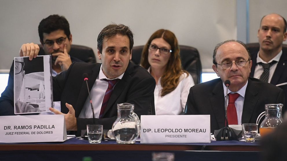 Gobierno formalizó la denuncia contra Ramos Padilla