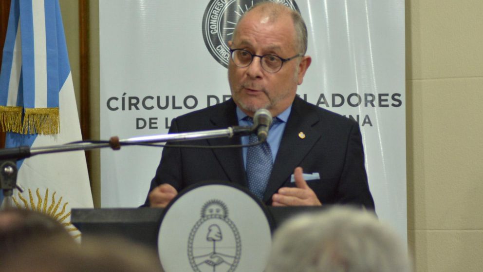 Intentan que China, Rusia y Cuba dejen de apoyar a Maduro