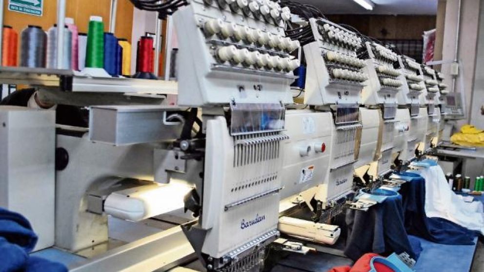 Empresarios advierten que la industria textil "está agonizando"