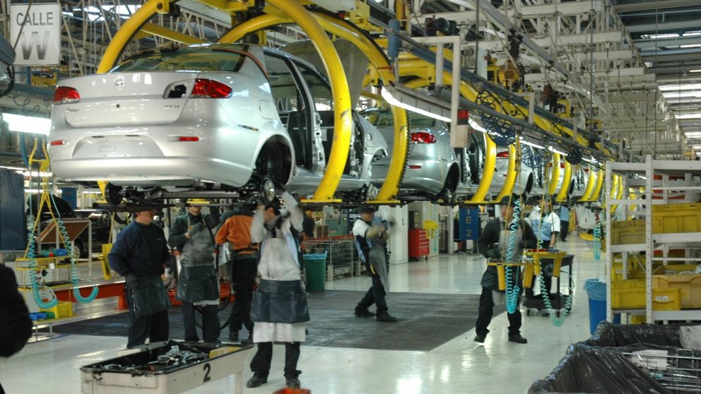 La industria trabaja a su nivel más bajo desde 2002