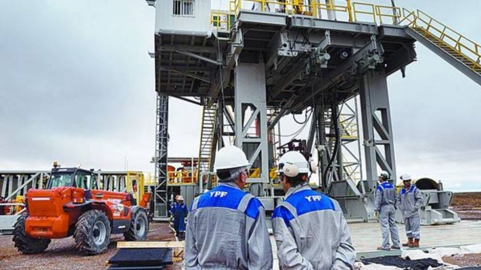 YPF señaló que las inversiones en 2018 crecieron 64,4%