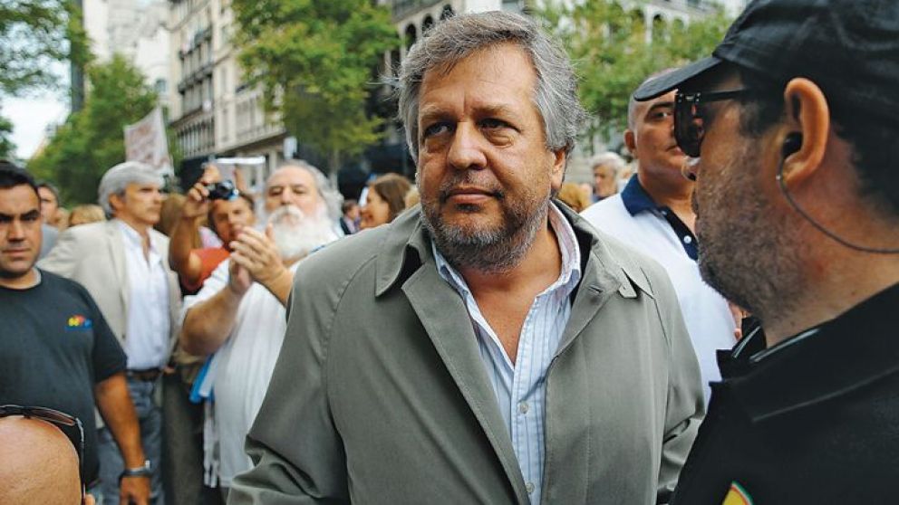 Stornelli recusó a Ramos Padilla por "temor de parcialidad"