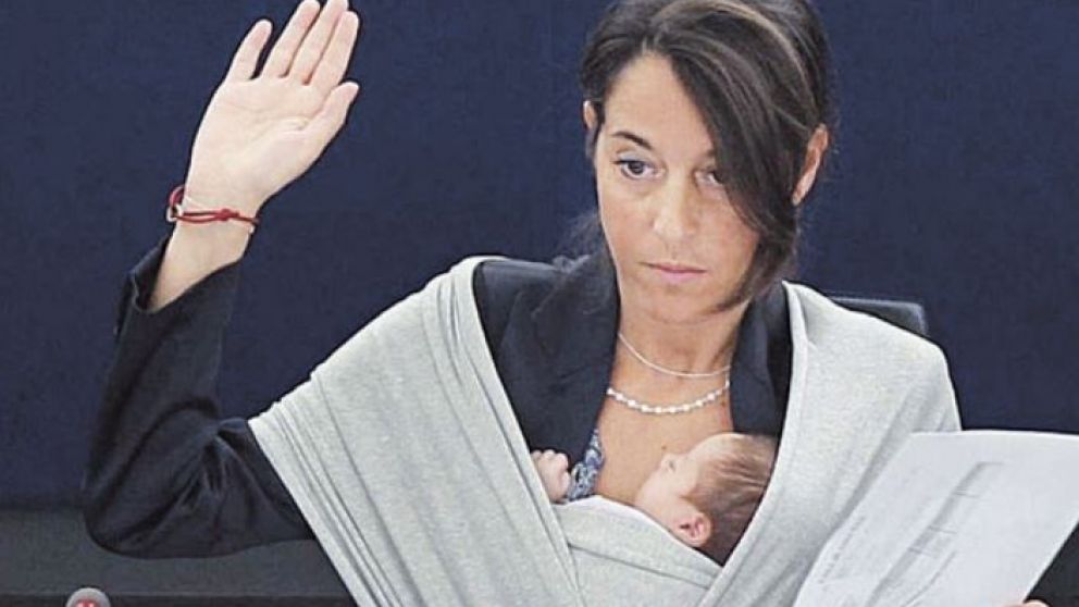 La voz femenina quiere hacerse oír en el recinto