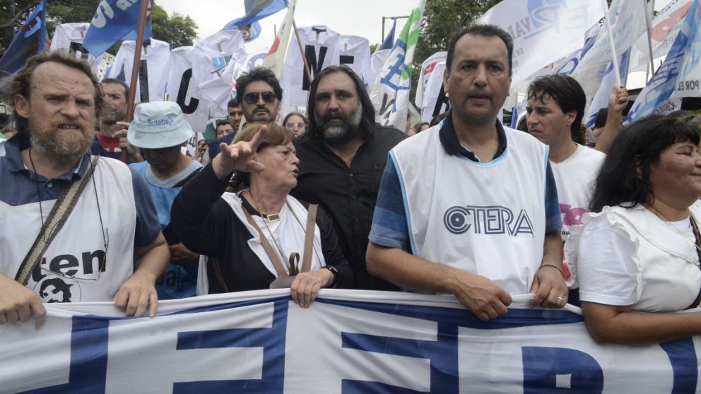 "El 70% de los maestros es pobre"