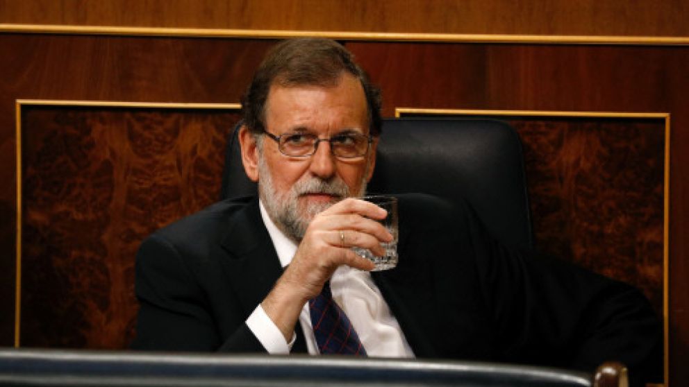 Rajoy perdió apoyo parlamentario y dejó antes su cargo