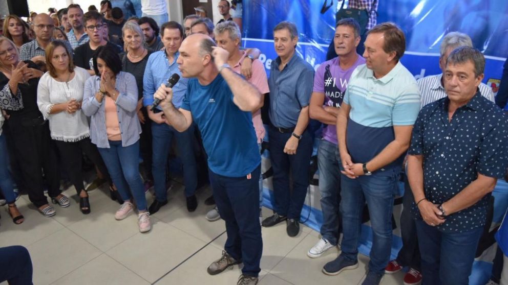 Carmona exigió a Cornejo que "cesen las proscripciones a intendentes del PJ"