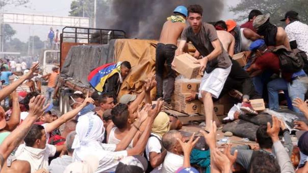 Tras los violentos ataques, la UE reclama que se deje ingresar ayuda extranjera a Venezuela