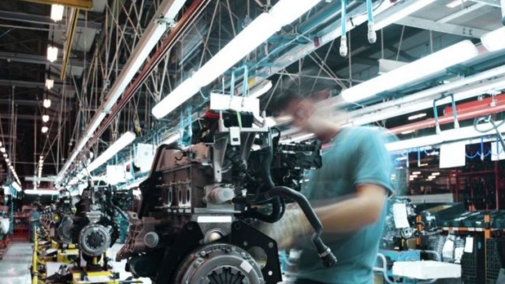 Industriales reclaman al Gobierno medidas urgentes