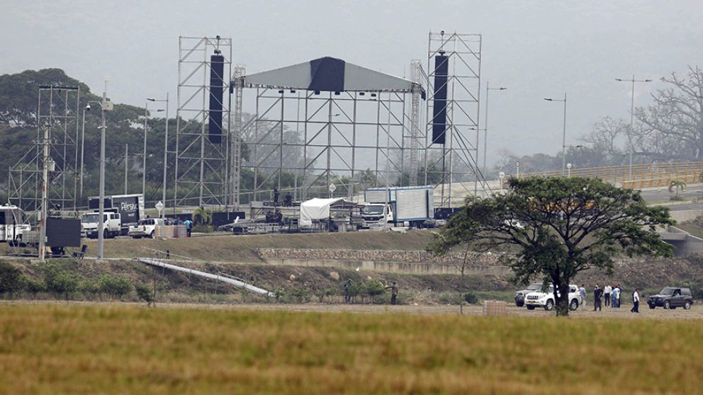El escenario que la oposición prepara para el concierto Venezuela Aid Live en Cúcuta, Colombia