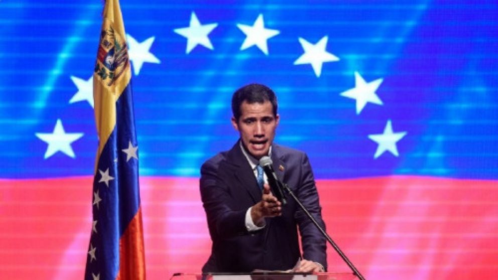 Los antichavistas denuncian también el bloque de puentes fronterizos