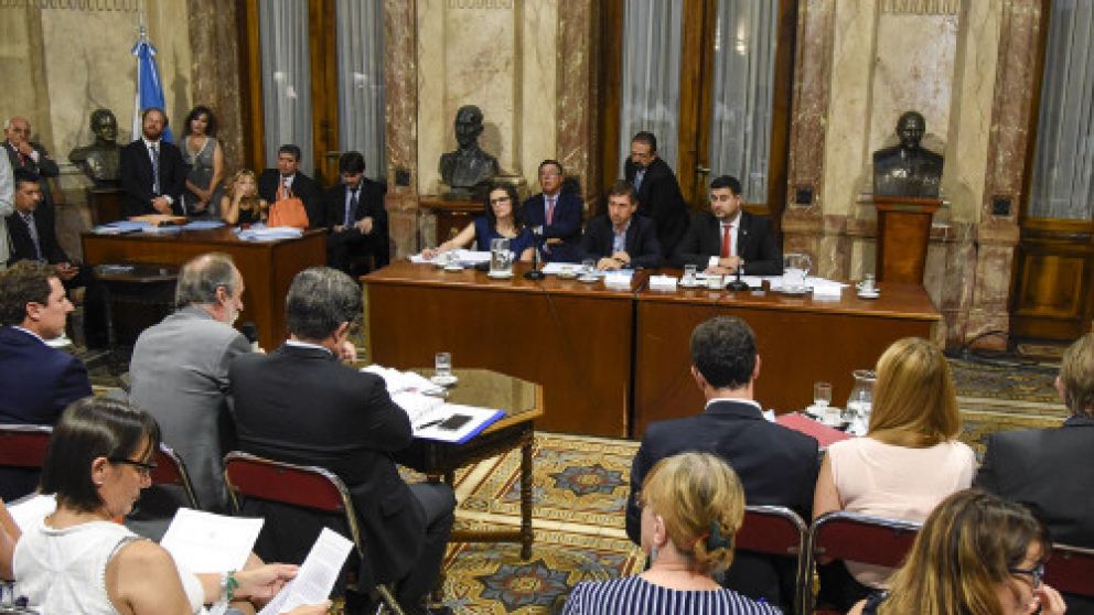 La votación resultó empatada y definió Marcos Cleri