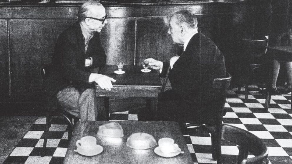 El encuentro entre Sábato y Borges, retratado por revista Gente