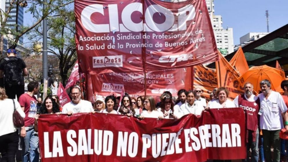 Médicos bonaerenses piden convocar a paritarias