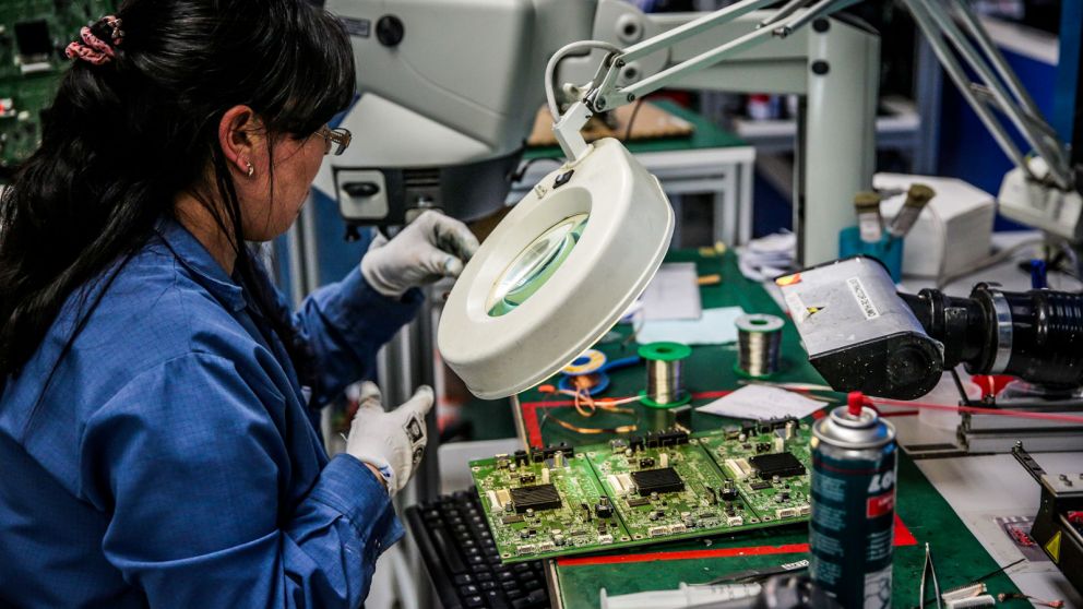 Con la baja de aranceles, cerró Informática Fueguina y ya no se fabrican notebook, netbook y tablets