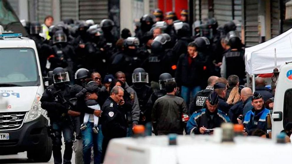 Evacúan a 1.800 habitantes del norte de París por una bomba caída en 1944