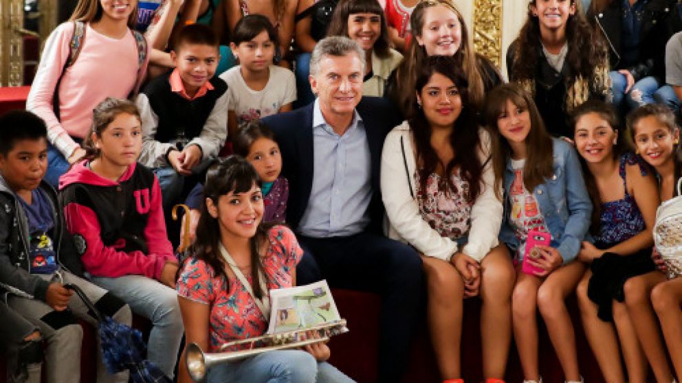 Tras la reunión de Gabinete, el Presidente recibió a chicos de un merendero de Florencio Varela