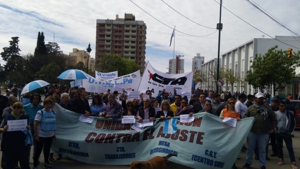Cientos de usuarios marchar�n contra el cierre de pymes