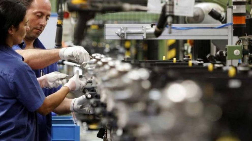 Pymes reclaman a Dujovne por nueva presión fiscal