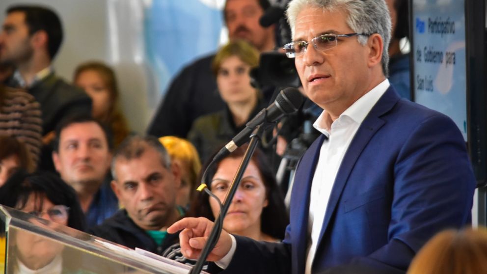 La baja de la coparticipación en 2026 impacta en San Luis: Claudio Poggi pidió la renuncia de todo su gabinete y anunció recortes