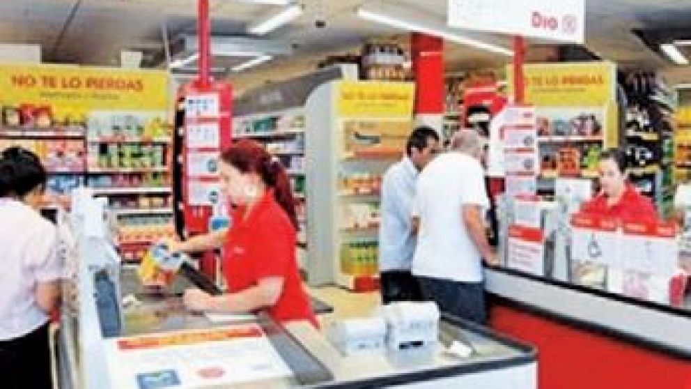 Para salir de la quiebra, DIA despedir� a 2.100 empleados 