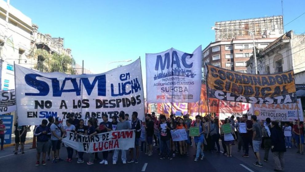 Trabajadores de Siam cortan mañana Puente Pueyrredón en reclamo a los despidos