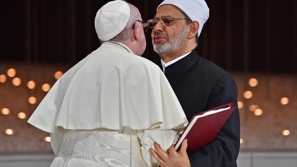 Francisco y un saludo con el gran imán de Al Azhar