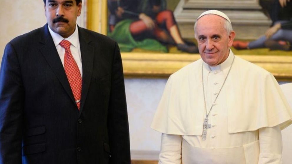 Maduro le pidió al Papa que facilite el diálogo en el país