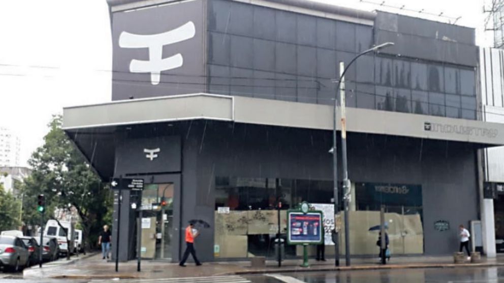 Comerciantes, preocupados por las bajas ventas. Cuidan la luz y piden rebaja de alquileres 