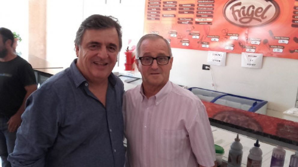 Negri aprovechó el verano para hacer campaña