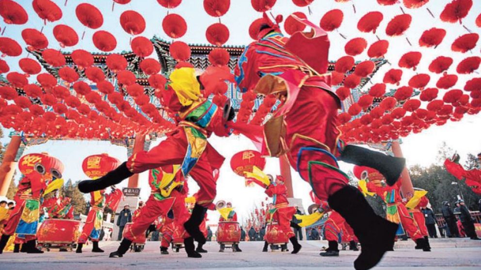 La danza del dragón augurará buena fortuna para los presentes