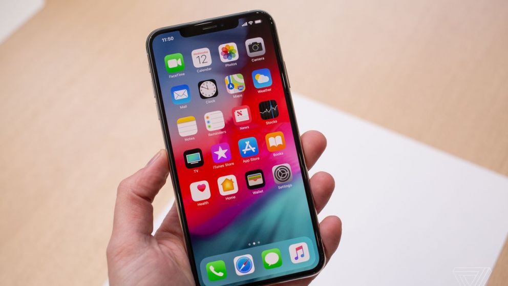Los ingresos provenientes de los iPhones cayeron un 15%, afirmó Apple