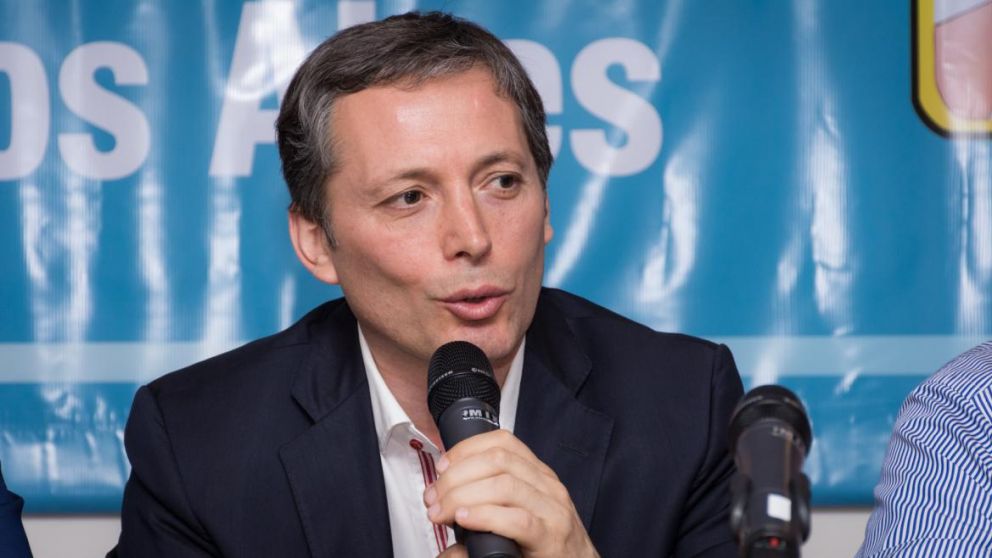 Gray presentará un amparo para frenar los despidos en el SMN