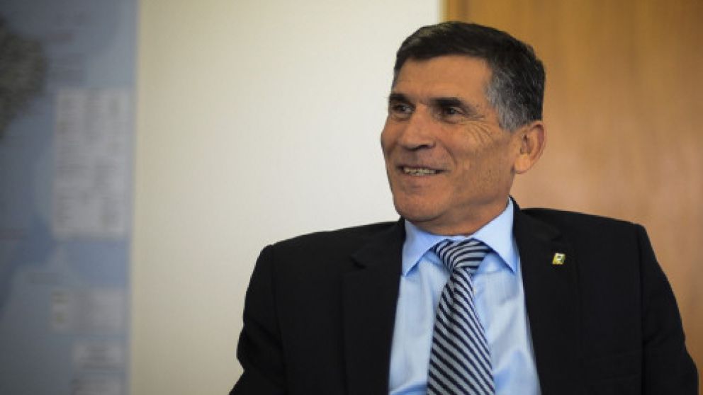 “Las pautas son vender todo lo posible”, dijo Santos Cruz