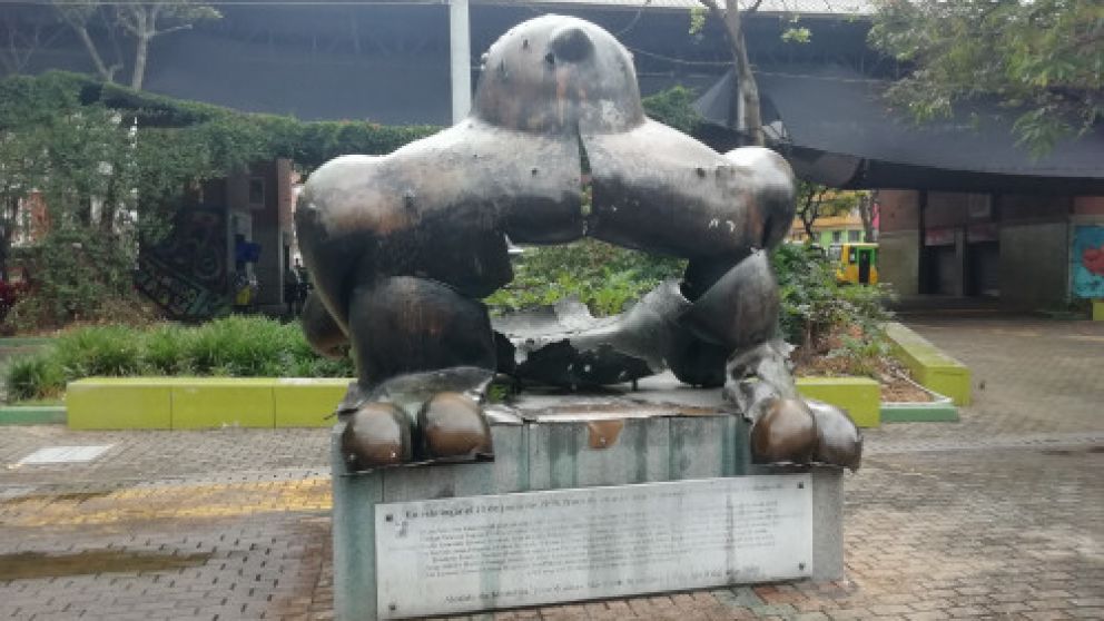 La obra de Botero “intervenida” por una bomba narco