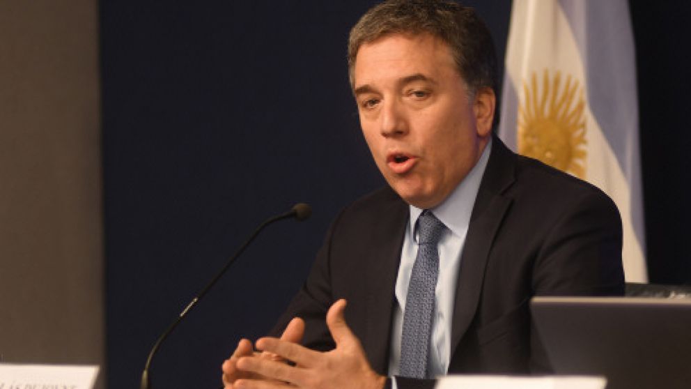 El ministro junto a inversores