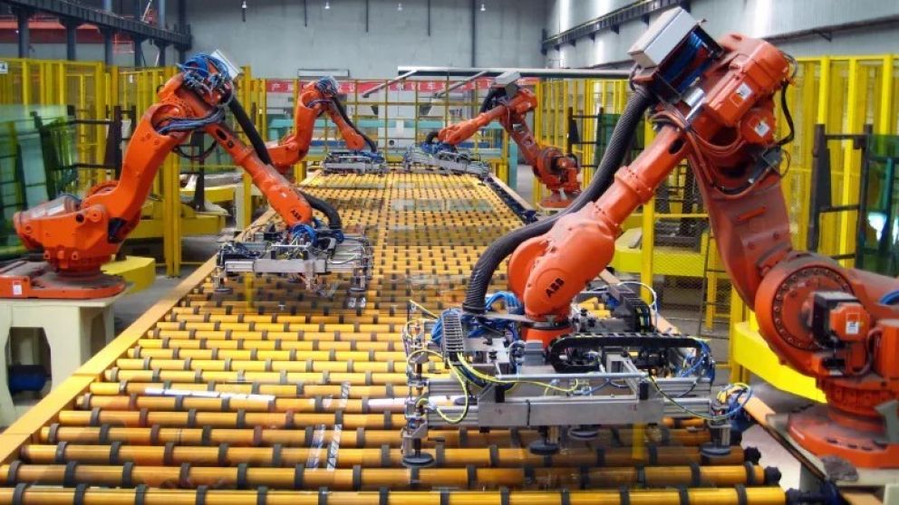 Los robots industriales son ya tradicionales en industrias como la automovilística