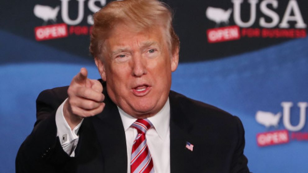 Trump acusó a la líder opositora, Nancy Pelosi, de ser una “demócrata radical”