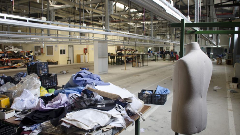 La industria cayó 9,4% en noviembre a raíz del mal desempeño del sector textil