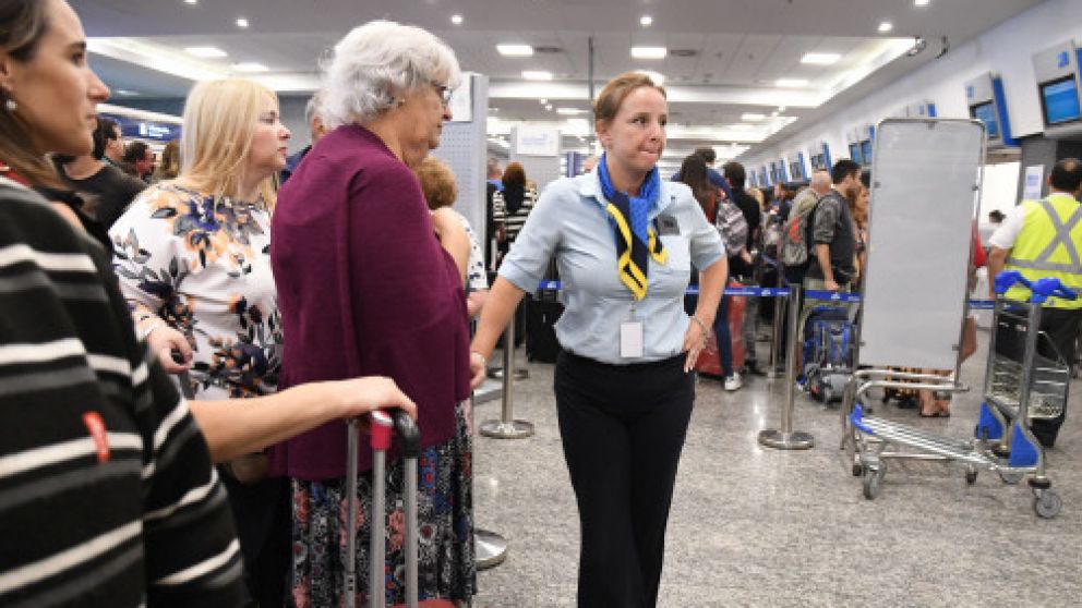 Pese al levantamiento, hubo demoras y vuelos cancelados