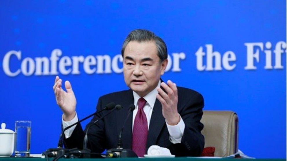 Canciller chino insta a lograr "lo antes posible" un acuerdo con Estados Unidos