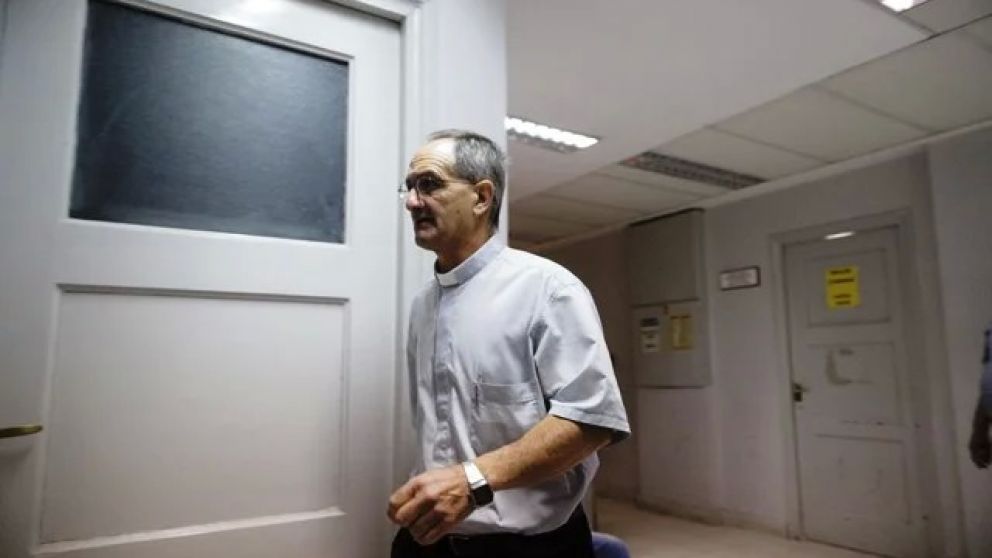 Carlos Scarlata, de la diócesis de Zárate, mantenía una relación con la docente fallecida