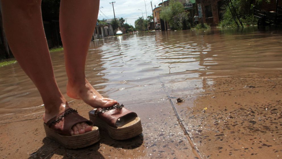 Más de 700 evacuados y estado de alerta por inundaciones en Corrientes