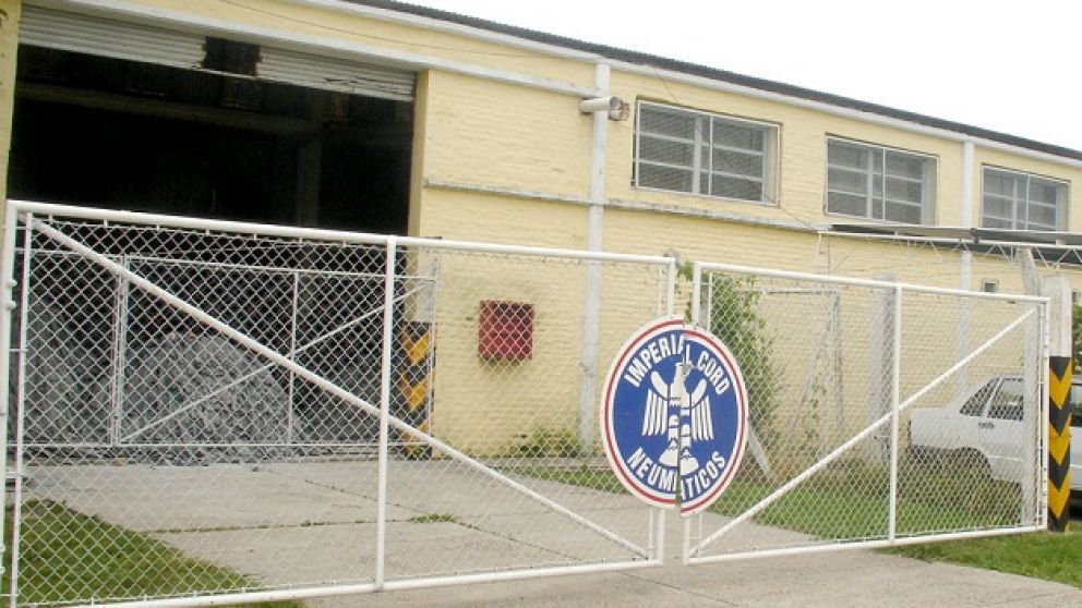 Por la crisis, cerró una fábrica de neumáticos en Gualeyguaychú