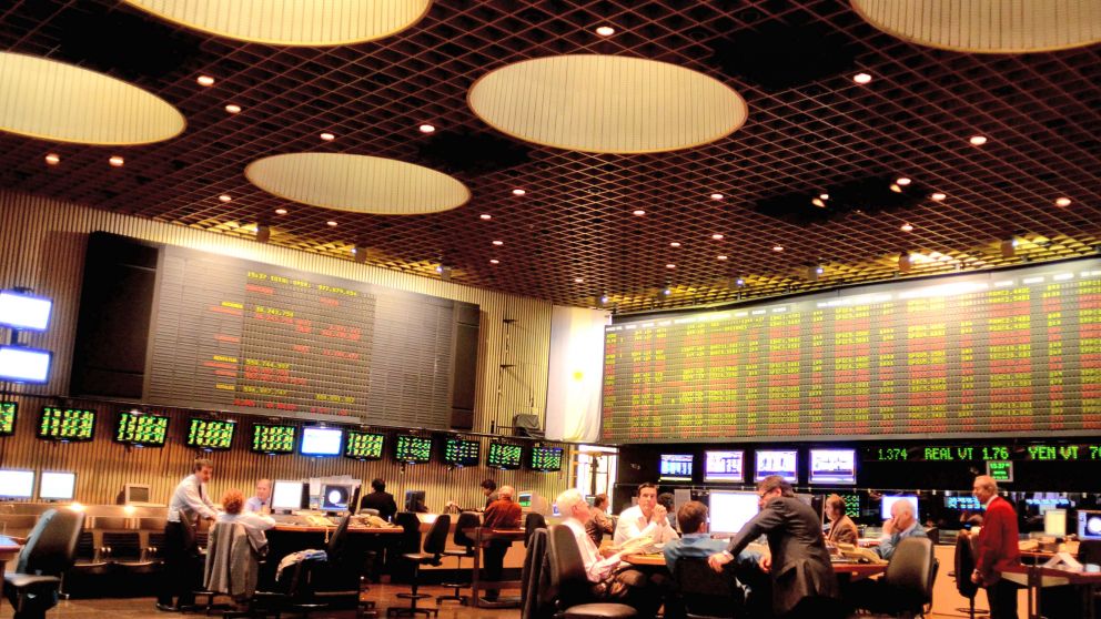 General Views Of The Buenos Aires Stock Exchange - The trading floor of Buenos Aires Stock Exchange (Bolsa de Comercio de Buenos Aires) , Argentina, Tuesday, October 18, 2011Photographer Diego Giudice/Bloomberg News