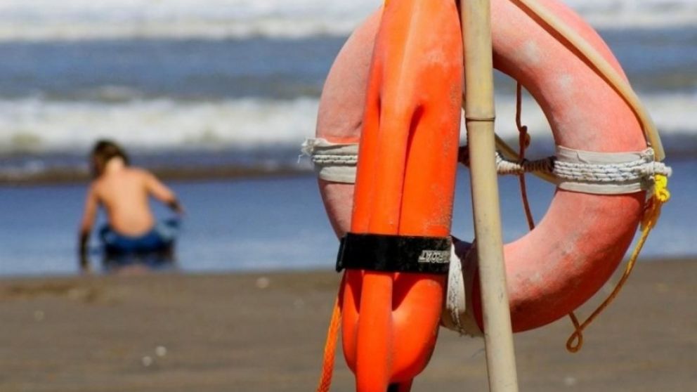 Dictan la conciliaci�n obligatoria y evitan un paro de guardavidas en Mar del Plata